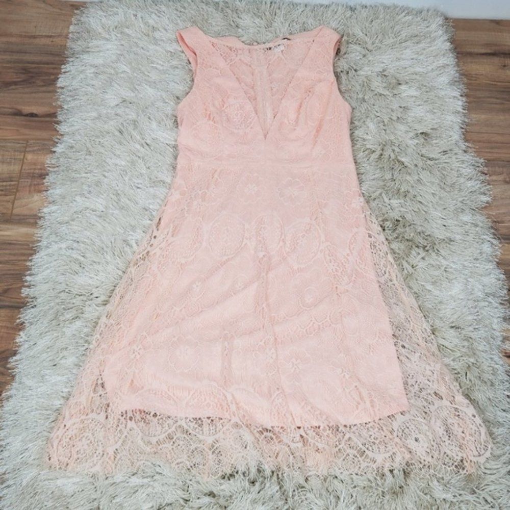 ‎NIKIBIKI Women's Sheath dress Lace Pink  Small